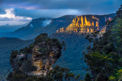 "Orphan Sunrise"Sun lighting up Narrowneck behind Orphan Rock,Katoomba ,Blue Mountains